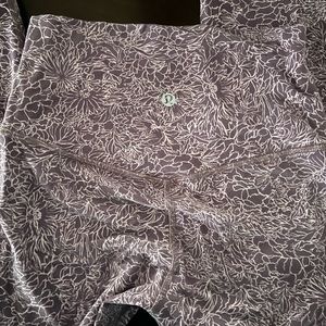 Lululemon size 4 align leggings 23”